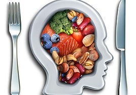 Los alimentos que los expertos recomiendan para evitar la pérdida de memoria: son ricos en omega-3 y vitamina B12