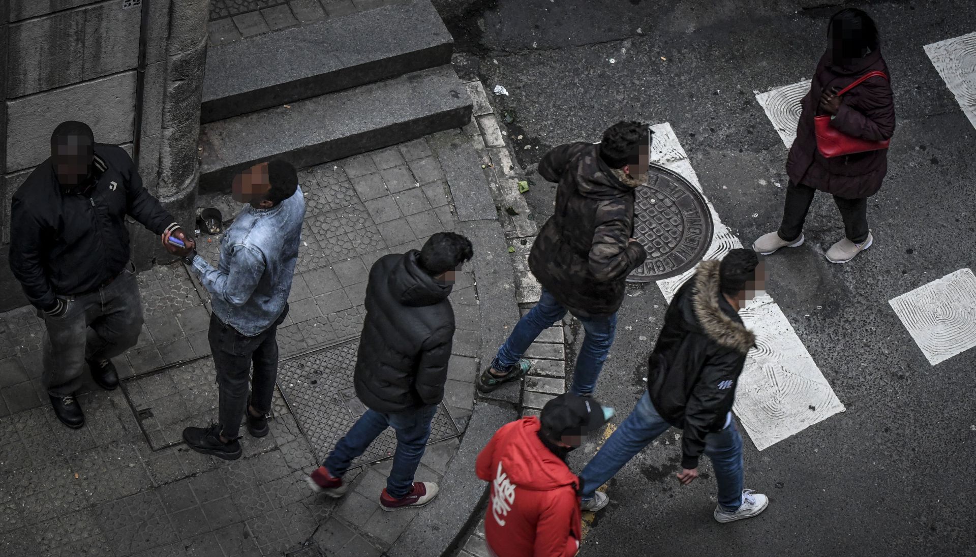 Personas en la calle San Francisco de Bilbao.