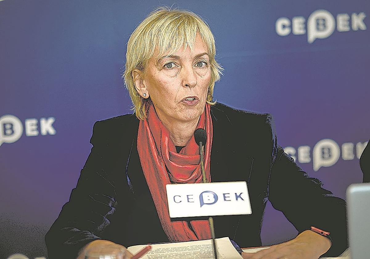 Carolina Pérez Toledo, durante una comparecencia de Cebek.