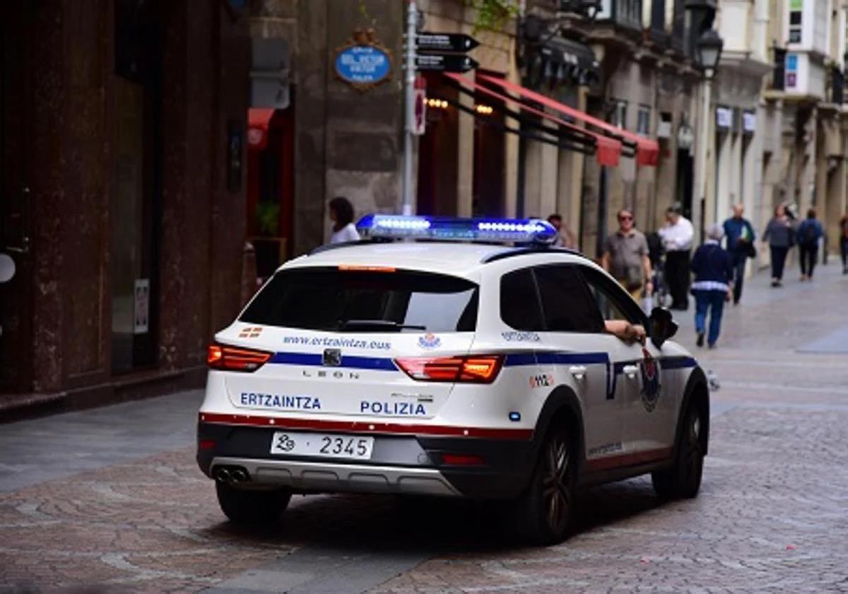 Sorprenden a dos personas en el interior de una nave industrial en Mungia robando cable 