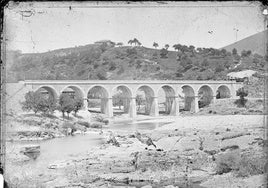 Una de las primeras fotografías tomadas en Bizkaia, hecha por el francés Jean Laurent en el año 1863 y que muestra el puente de Usila.