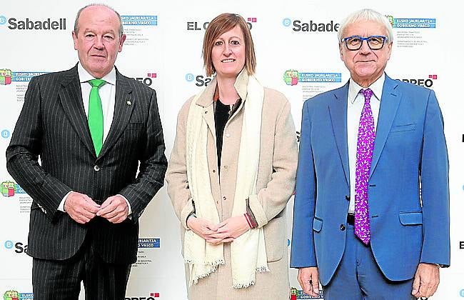 Ricardo Barkala, Arrate Arambarri y Vicente Reyes.