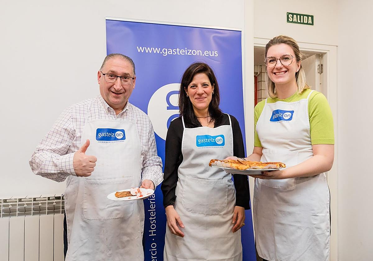 Felipe García Miravalles, Patricia García y María Nanclares.