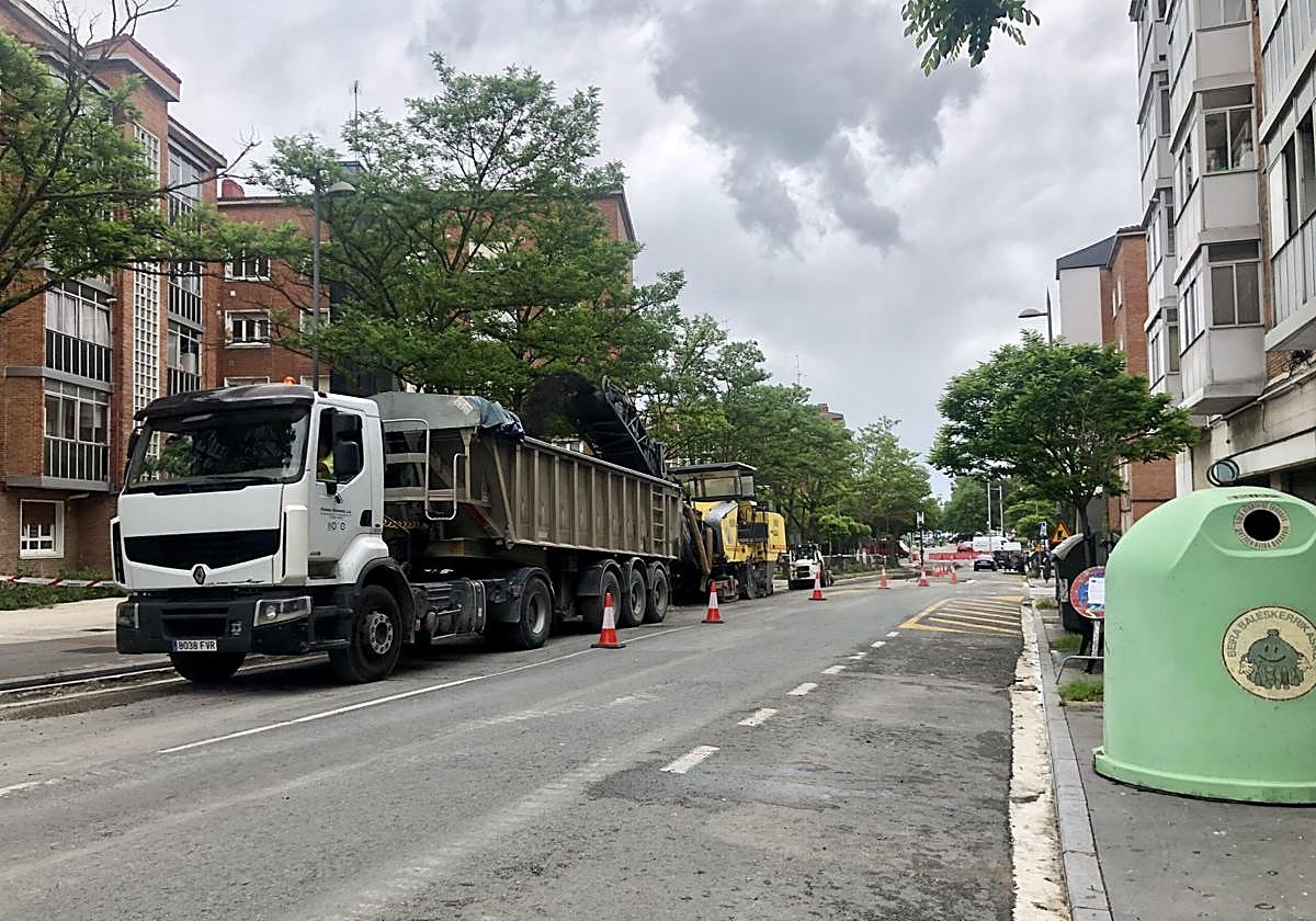 Estas son las calles en las que se invertirán 1,5 millones en renovar el asfaltado este verano en Vitoria