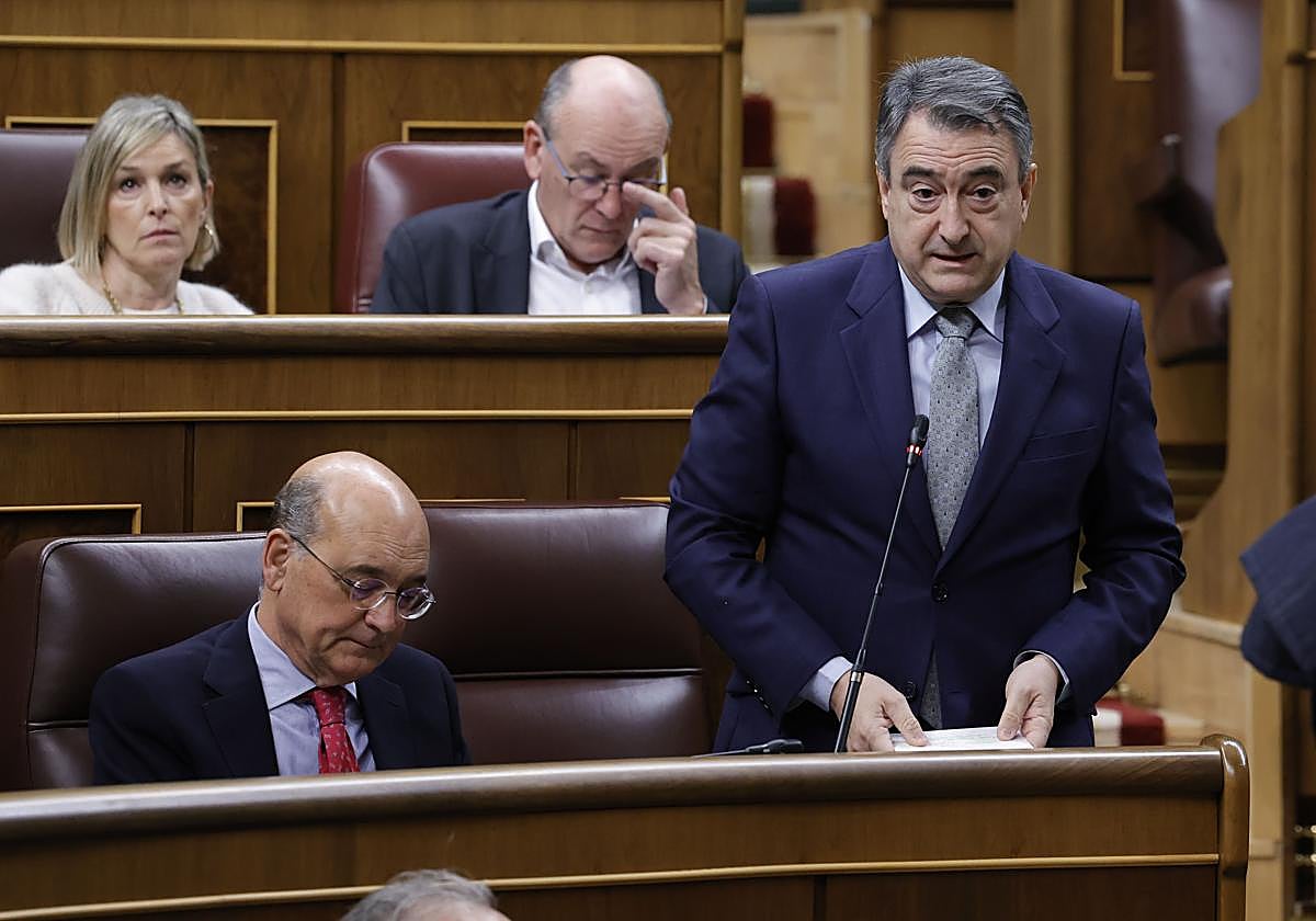 ¿Por qué los diputados del PNV no aplaudieron a Aitor Esteban en su última sesión de control en el Congreso?