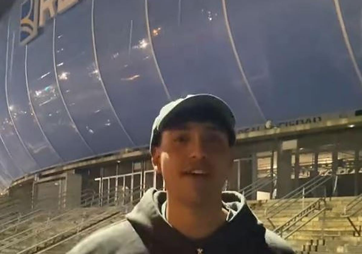 La euforia de un hincha de la Real Sociedad antes del partido ante el Madrid: «Llueva, relampaguee...»