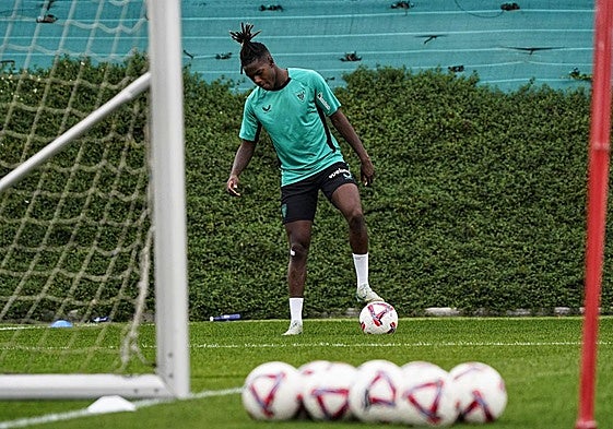 Nico se ha ejercitado con normalidad este jueves junto al resto de compañeros.