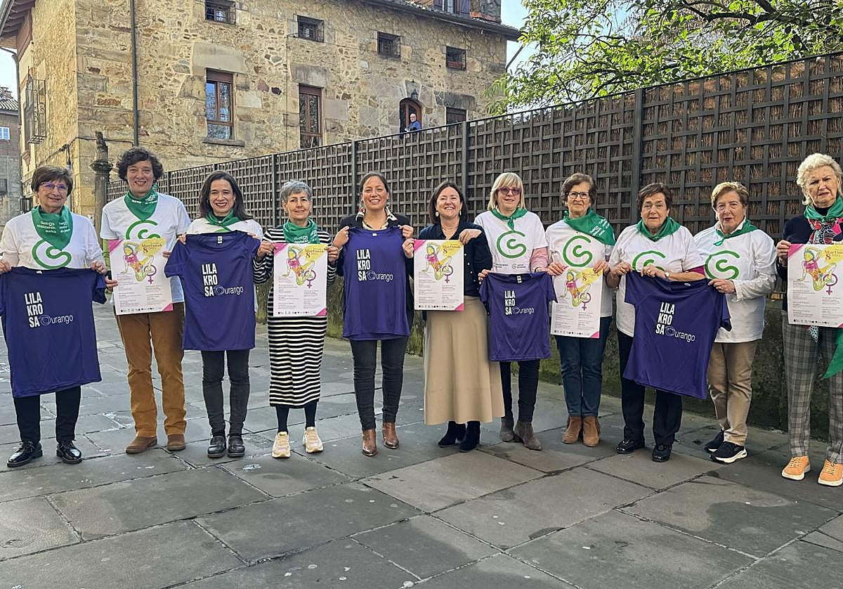 Las diferentes asociaciones y miembros del Ayuntamiento presentaron el evento.