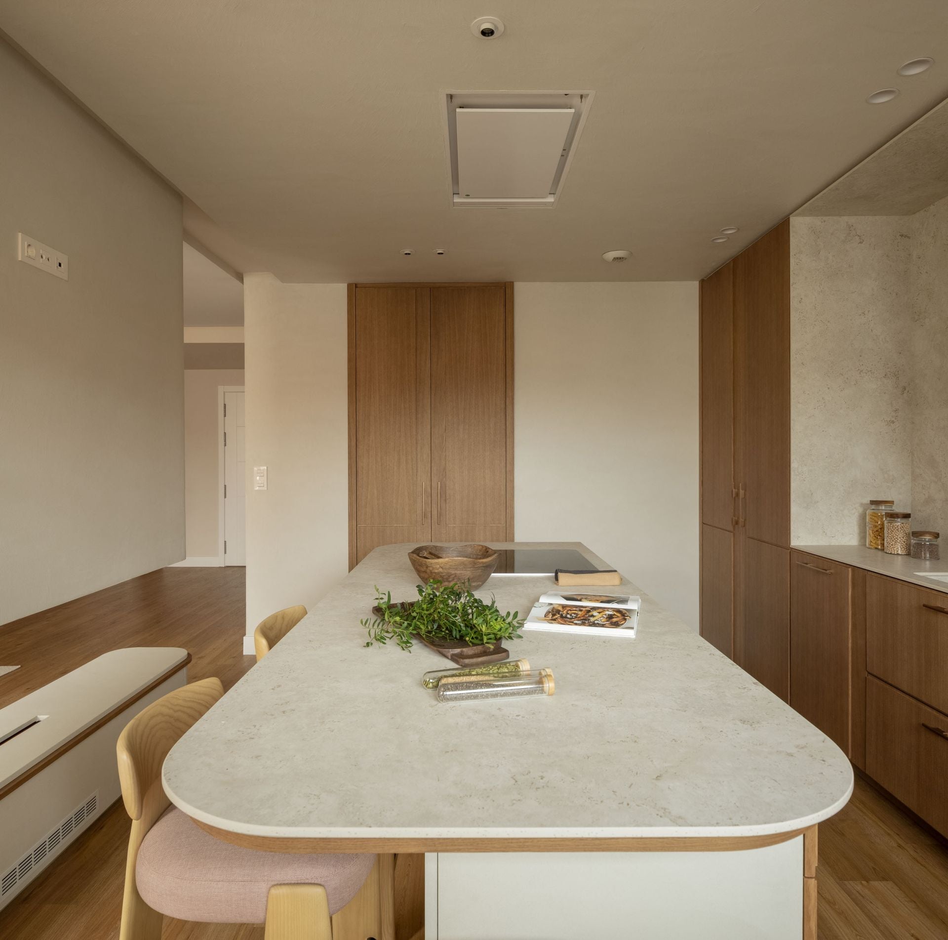 Este piso de un matrimonio y su hija es un oasis de paz en pleno centro de Bilbao