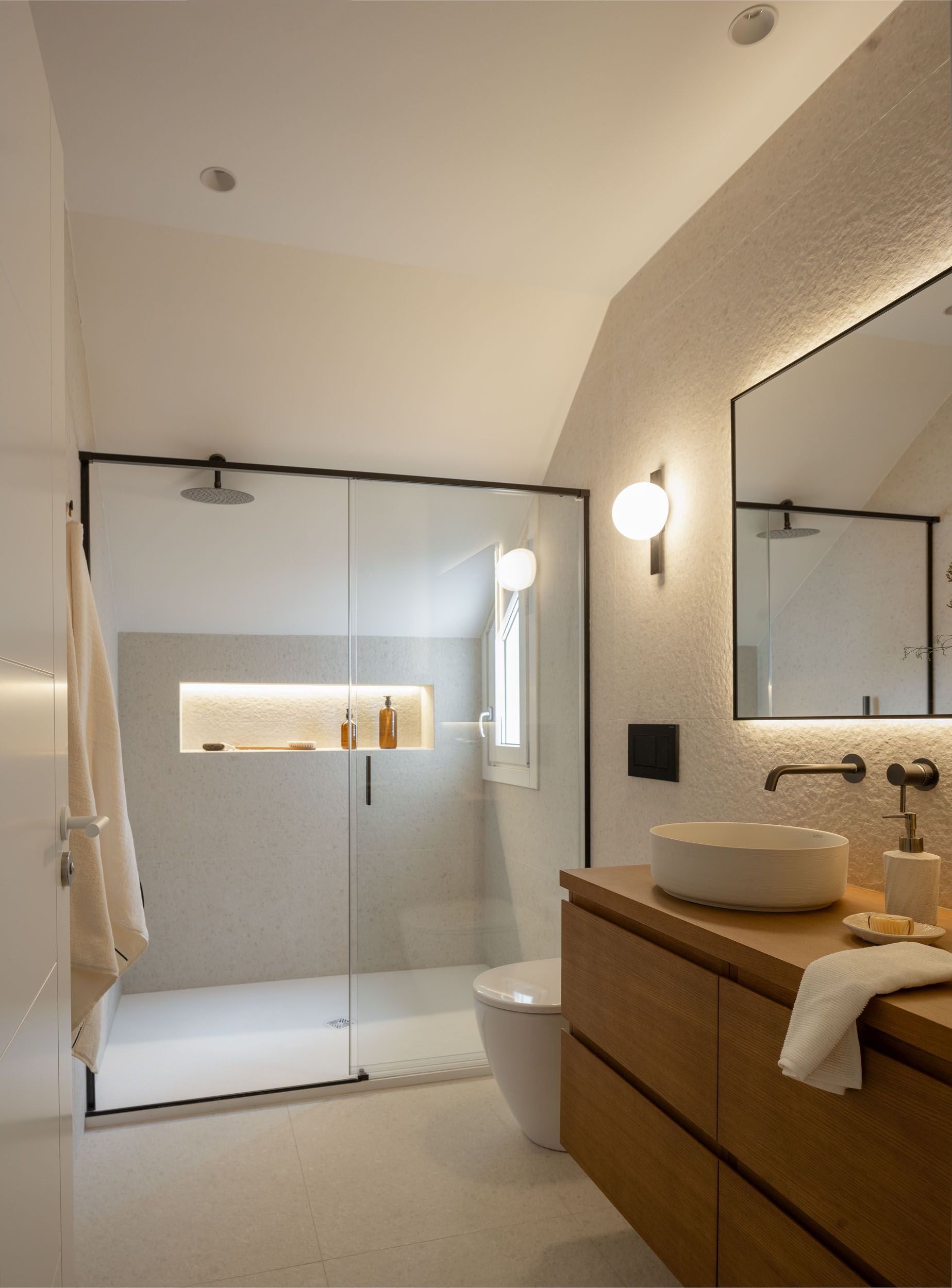 Este piso de un matrimonio y su hija es un oasis de paz en pleno centro de Bilbao