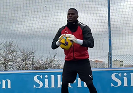 Owono, en el entrenamiento de este viernes.