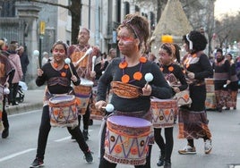 Llodio se disfraza por Carnaval