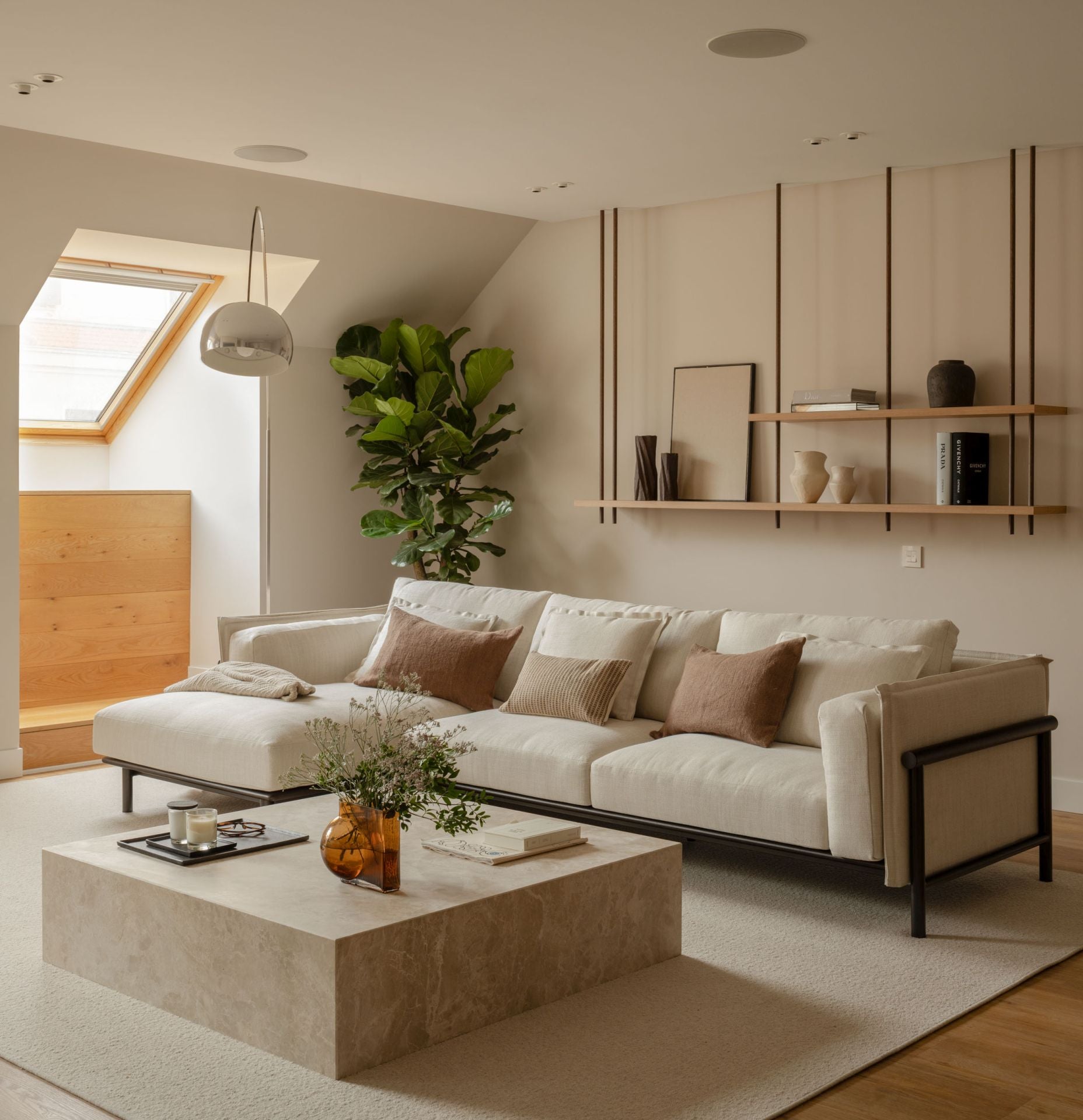Este piso de un matrimonio y su hija es un oasis de paz en pleno centro de Bilbao