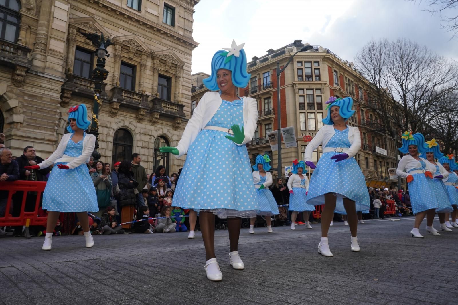 Bilbao se disfraza del mundo entero