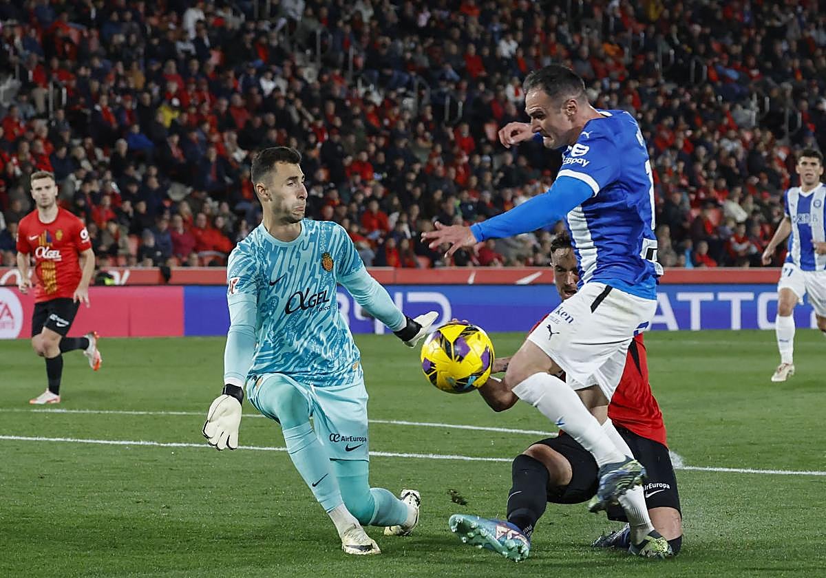 Kike García marca y se lesiona