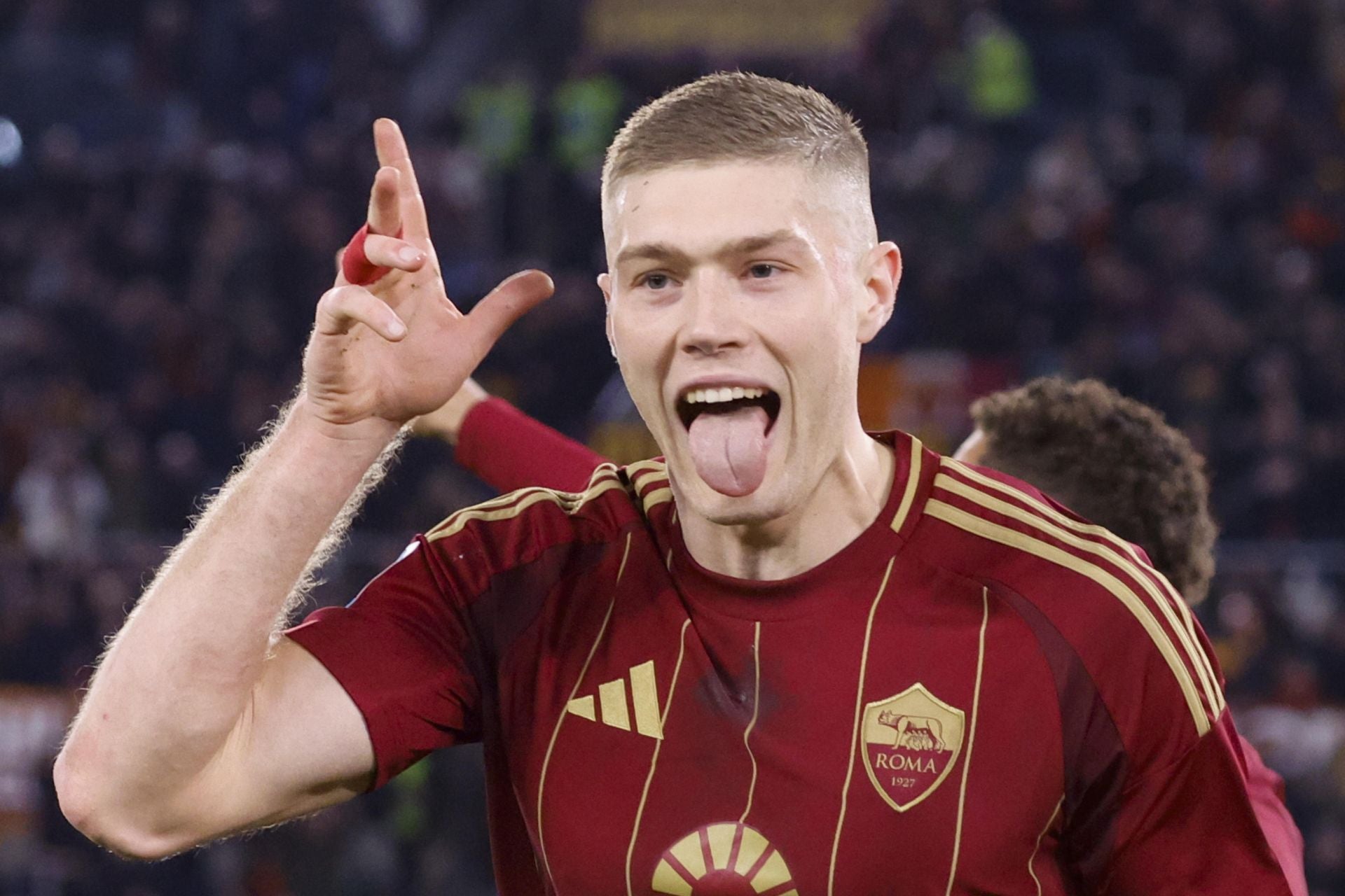 Dovbyk celebra el gol de la victoria de la Roma.