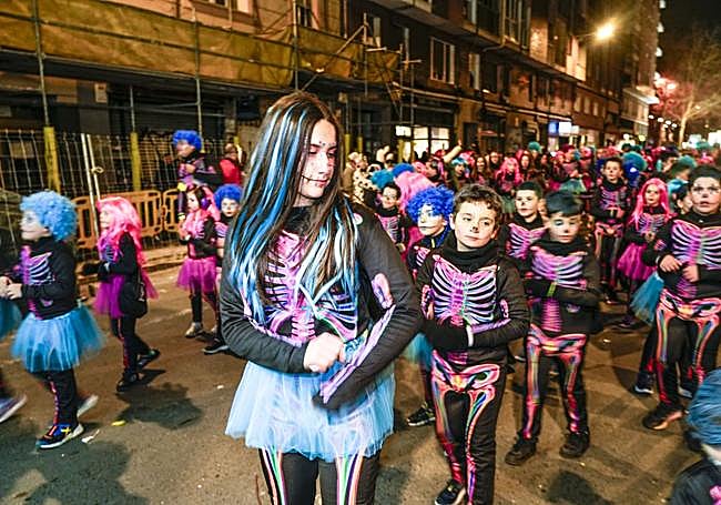 Con sus pasos, invitaban a «mover la cadera».