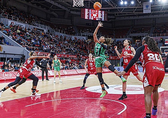 Un momento del partido disputado en Zaragoza.