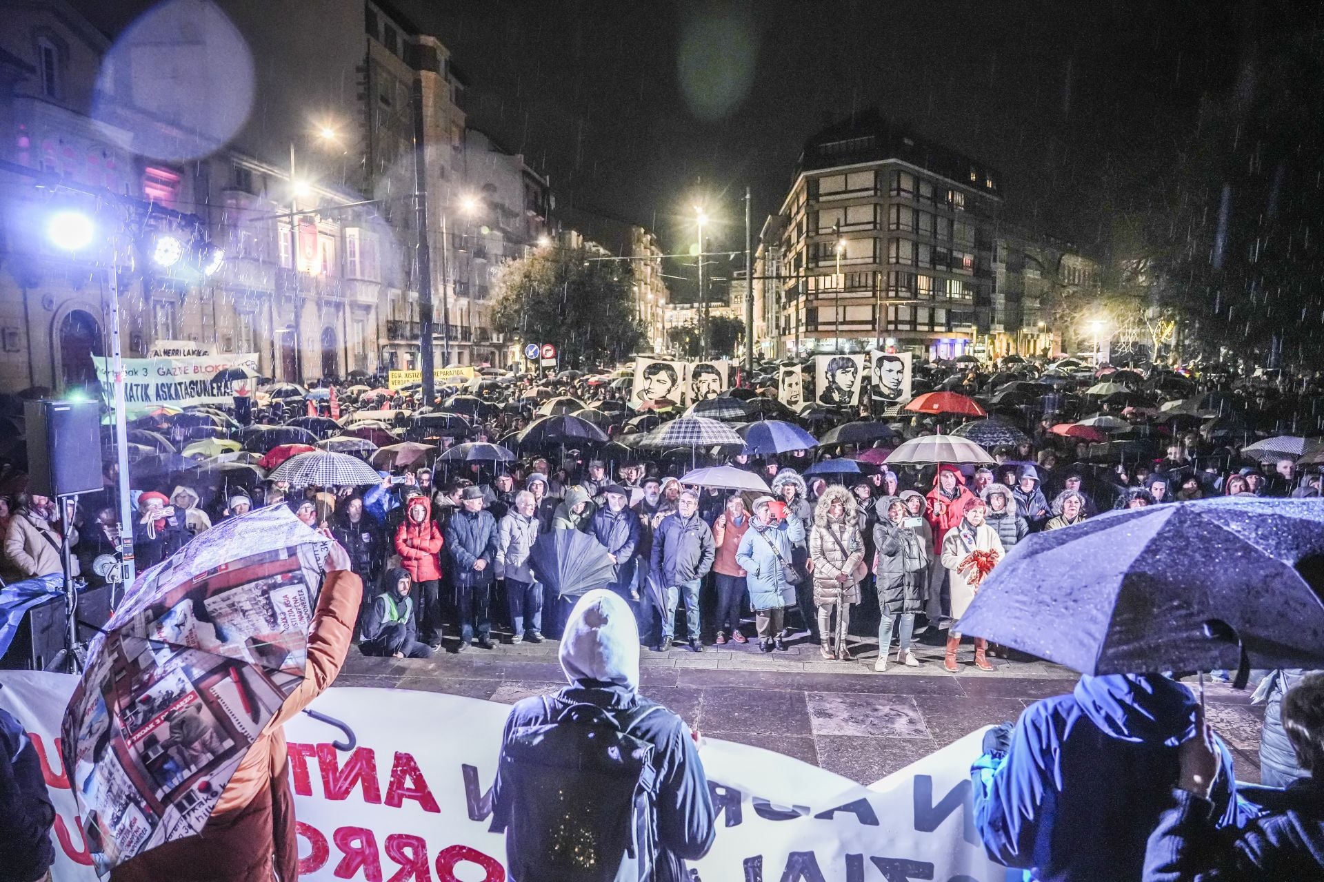 El homenaje y la manifestación en recuerdo del Tres de Marzo, en imágenes