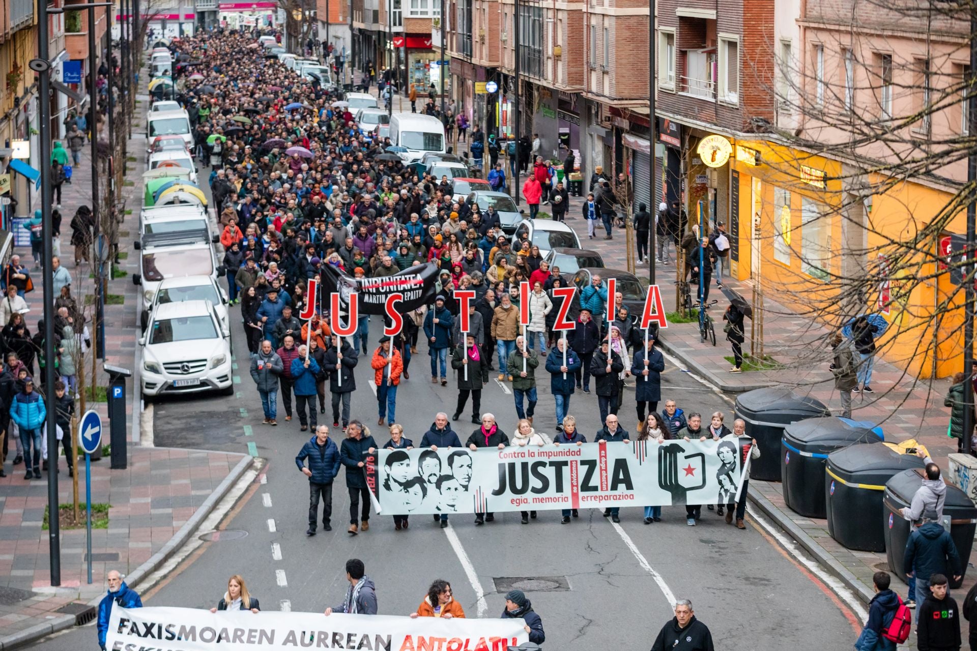 El homenaje y la manifestación en recuerdo del Tres de Marzo, en imágenes