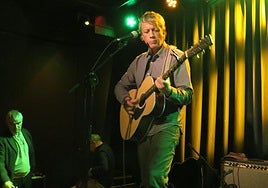 A Steve Gunn le molesta la puerta del baño