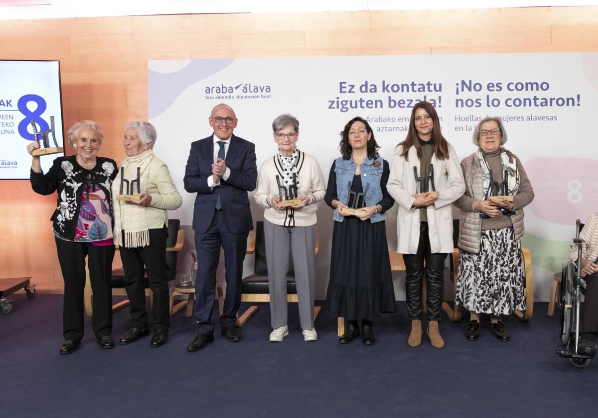 «Reconocemos el legado de las mujeres que han sido claves para construir la Álava de hoy»