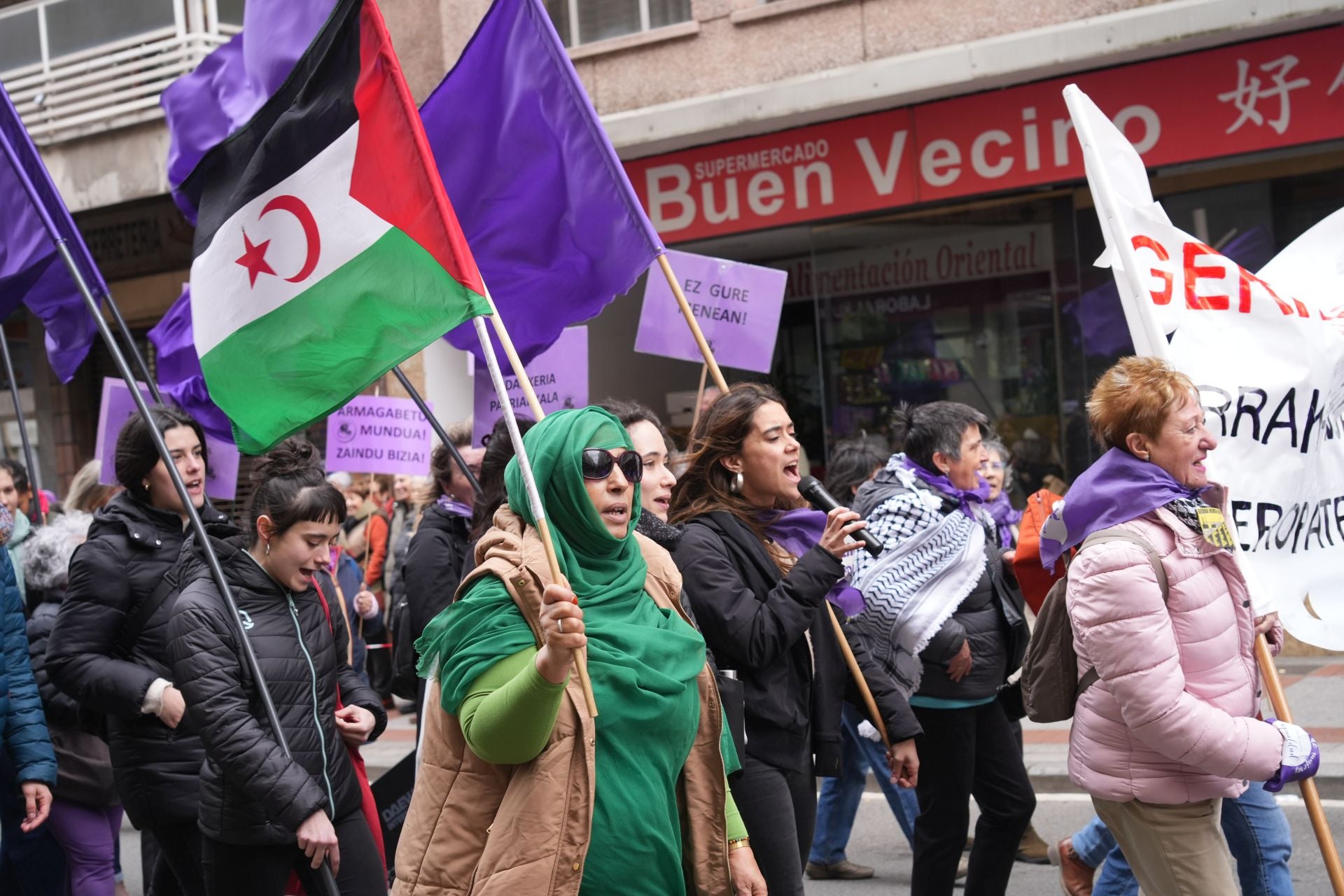 Las mejores fotos de los actos del 8M en Vitoria