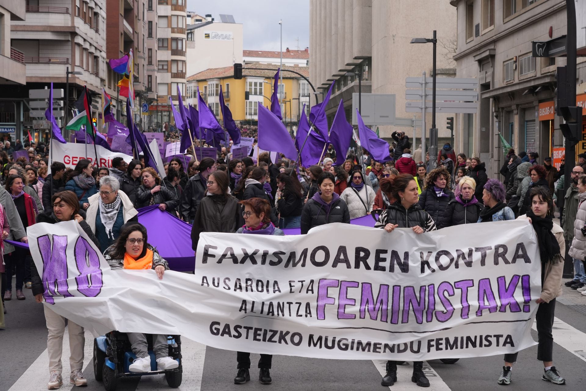 Las mejores fotos de los actos del 8M en Vitoria