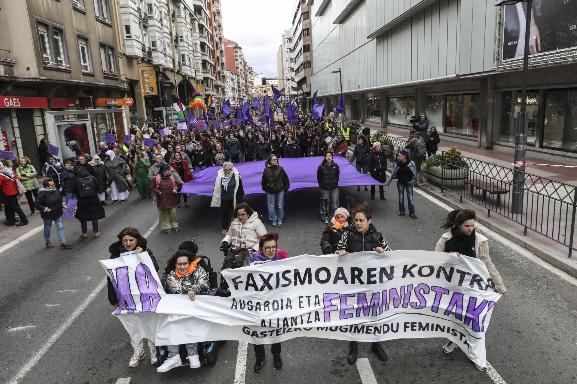 Las mejores fotos de los actos del 8M en Vitoria