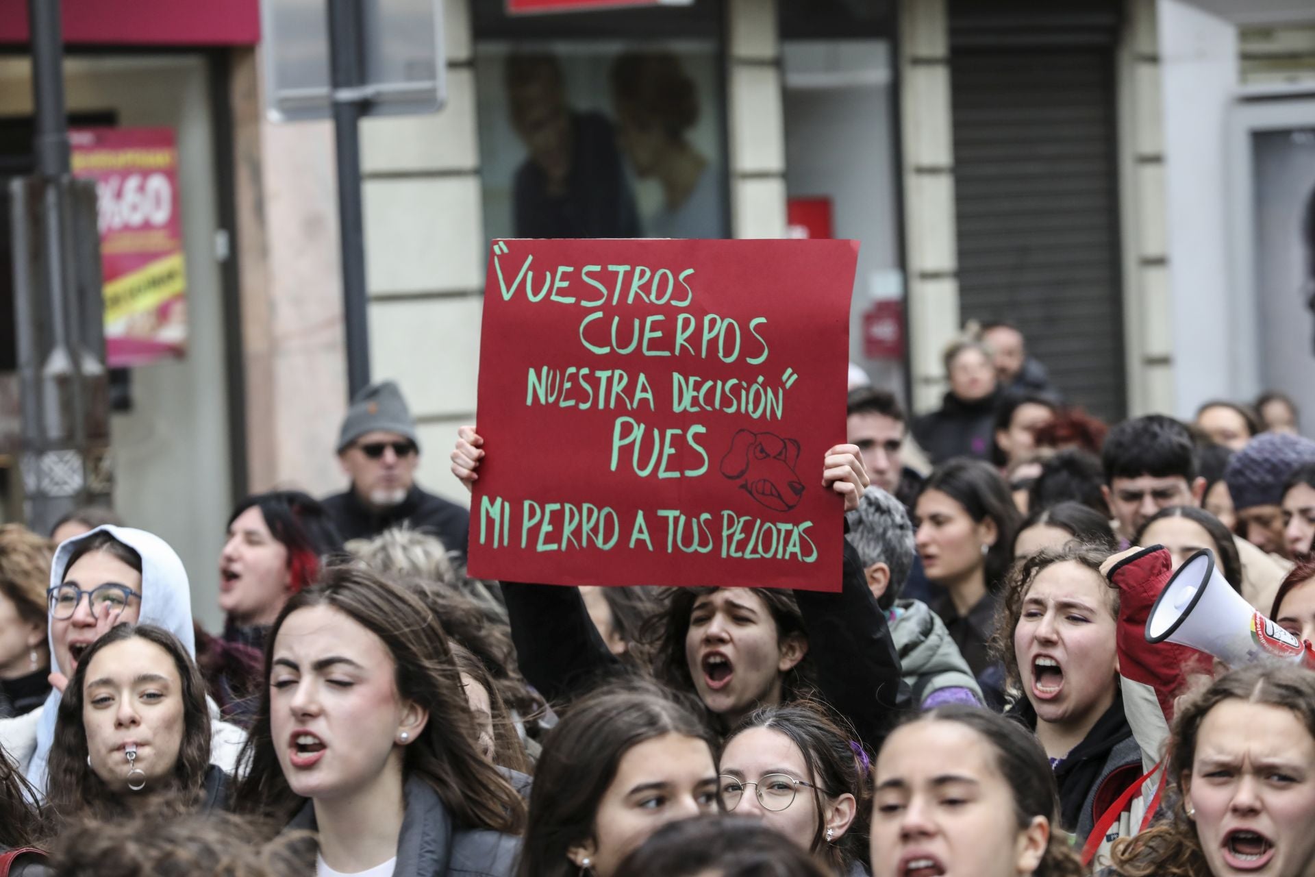 Las mejores fotos de los actos del 8M en Vitoria