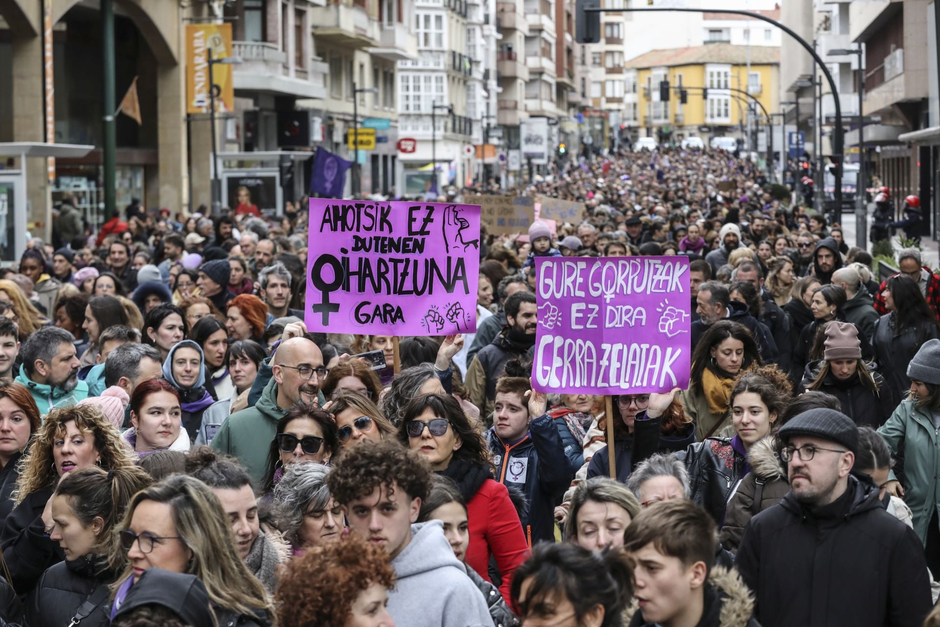 Las mejores fotos de los actos del 8M en Vitoria