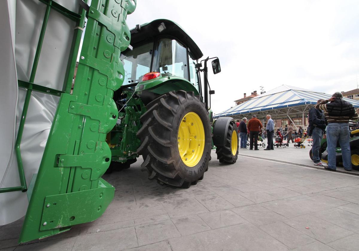 Llanteno, primera parada de la ITV itinerante para vehículos agrícolas en Ayala