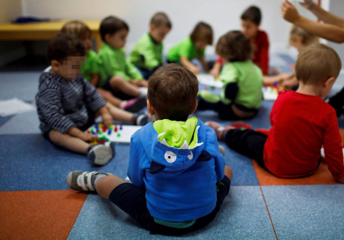 Euskadi ampliará la ayuda de 200 euros por hijo para familias con menores de hasta 4 años en 2025