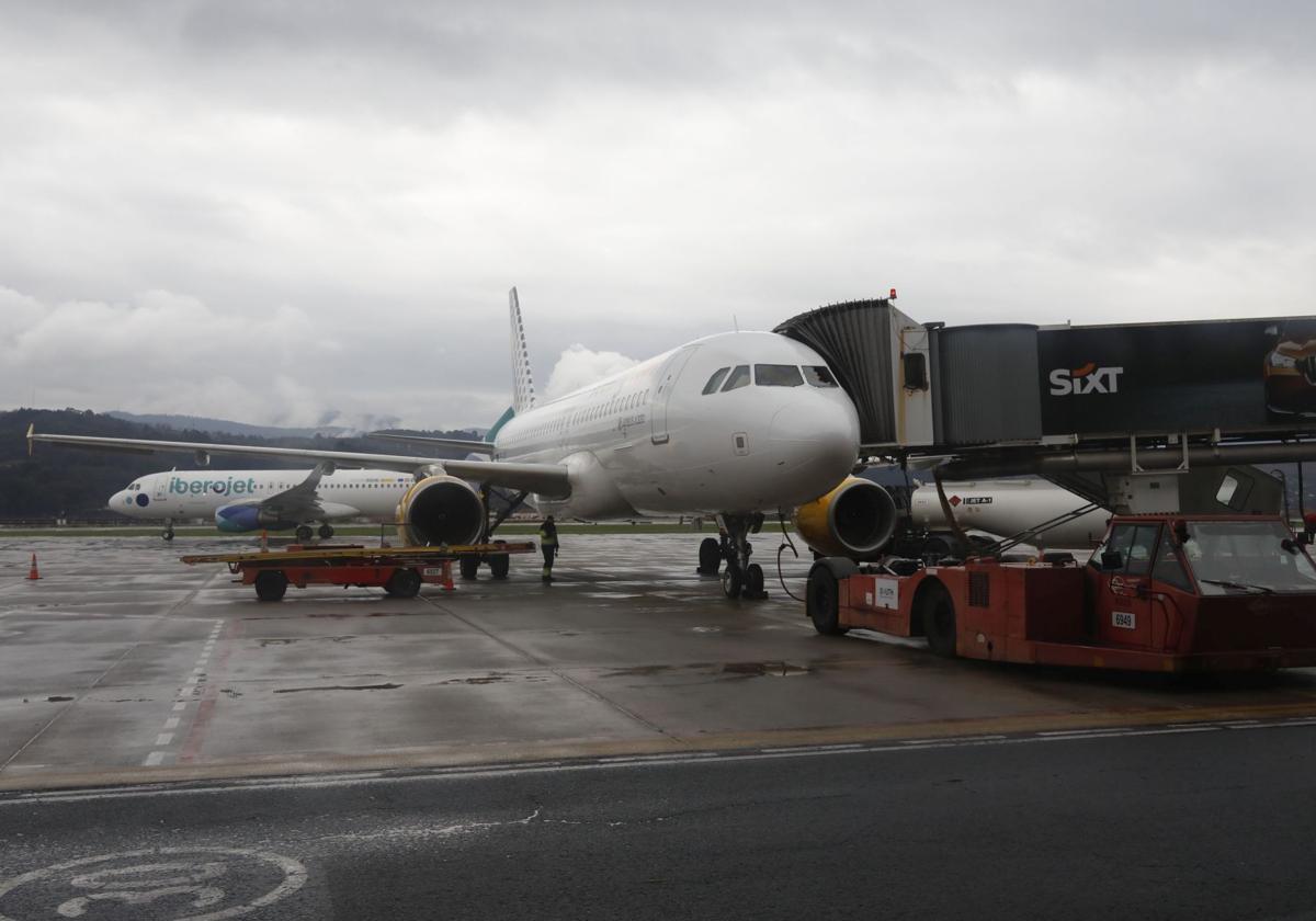 Un avión que iba a Gibraltar hace escala en Loiu por una emergencia médica