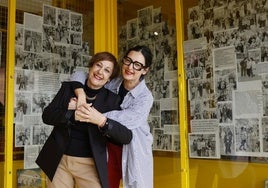 La emotiva despedida de 'mamá absurda': cubre todo el escaparate de su tienda de Barakaldo de fotos de sus clientes antes de jubilarse