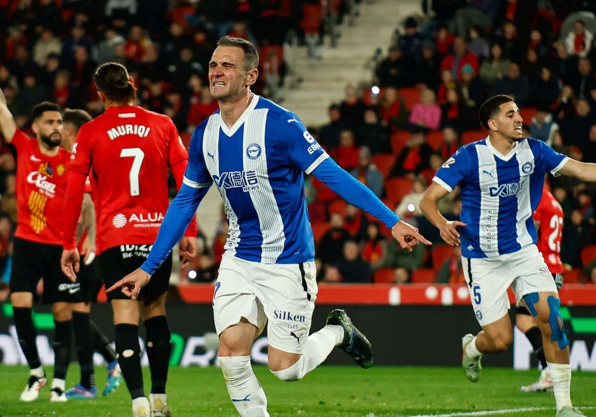 Kike García celebra su gol contra el Mallorca.