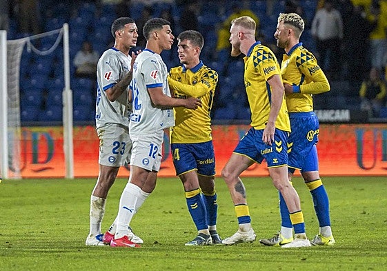 Benavídez y Mouriño se encaran con rivales.