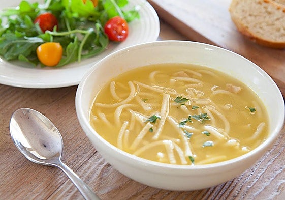 Una alerta alimentaria «grave» obliga a retirar caldos y sopas en supermercados de toda España