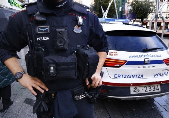 Detenido en Vitoria con 100 gramos de hachís y una bolsa de cocaína