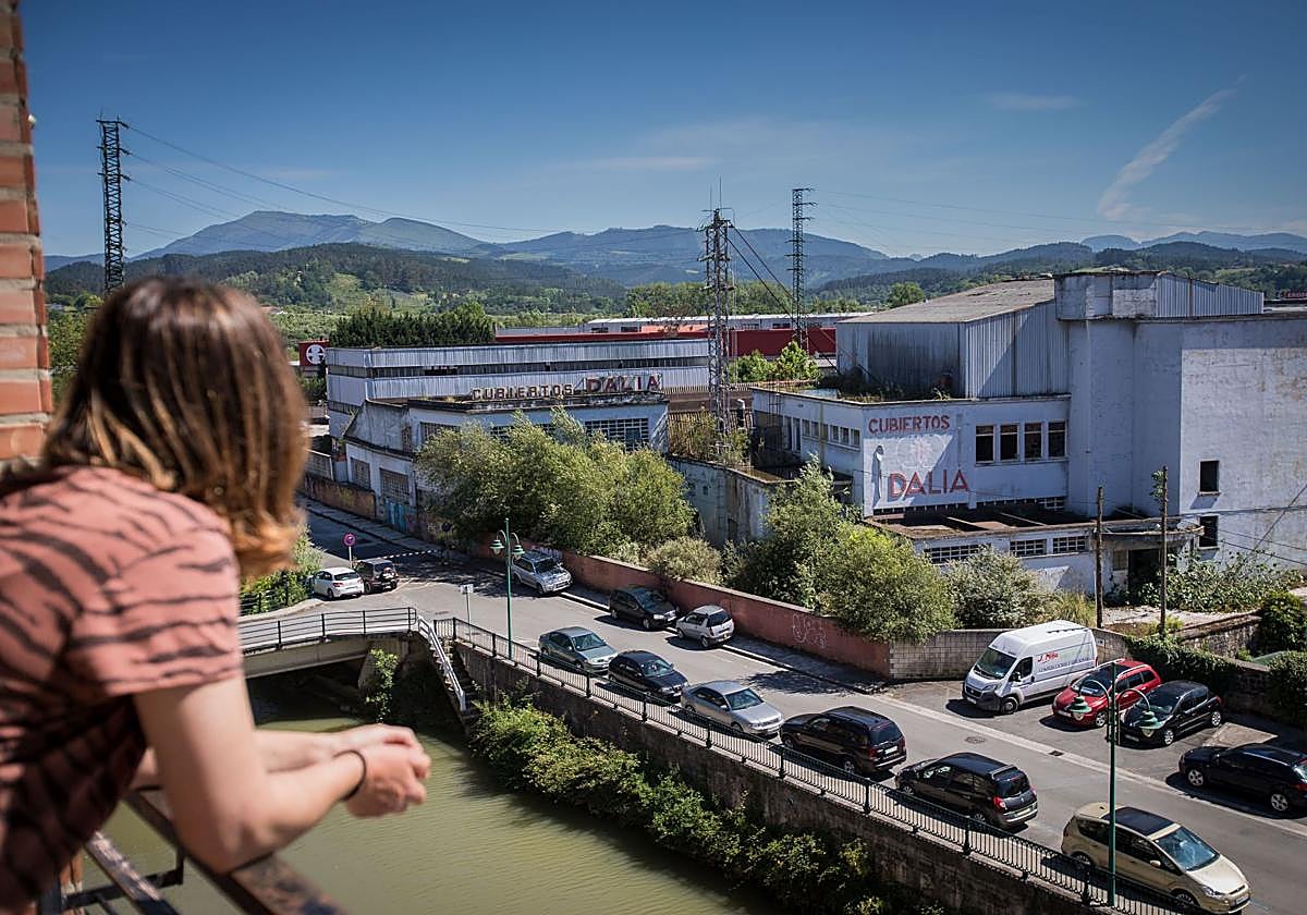 Urdaibaiko Guggenheim egin nahi duten tokia.