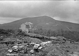 Imagen de las trincheras de Urkiola, del archivo general de Guipúzcoa.