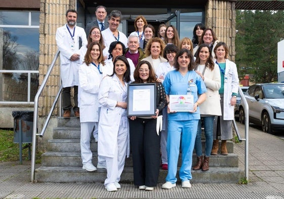Grupo de humanización de la UCI del hospital de Galdakao-Usansolo, con Virginia Arnaiz, Maite Esteban y Ainara Arana al frente.
