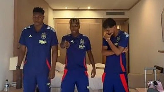 El baile viral de Nico Williams, Lamine Yamal y Samu para celebrar el triunfo de La Roja