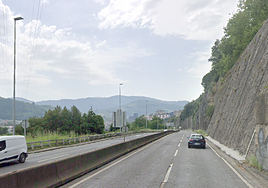 Tres heridos leves tras una colisión entre cuatro vehículos en Etxebarri