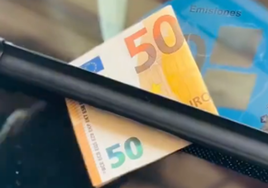 La Policía Nacional avisa: no hagas esto si ves un billete de 50 euros en el parabrisas de tu coche
