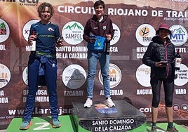 En lo alto del podio.