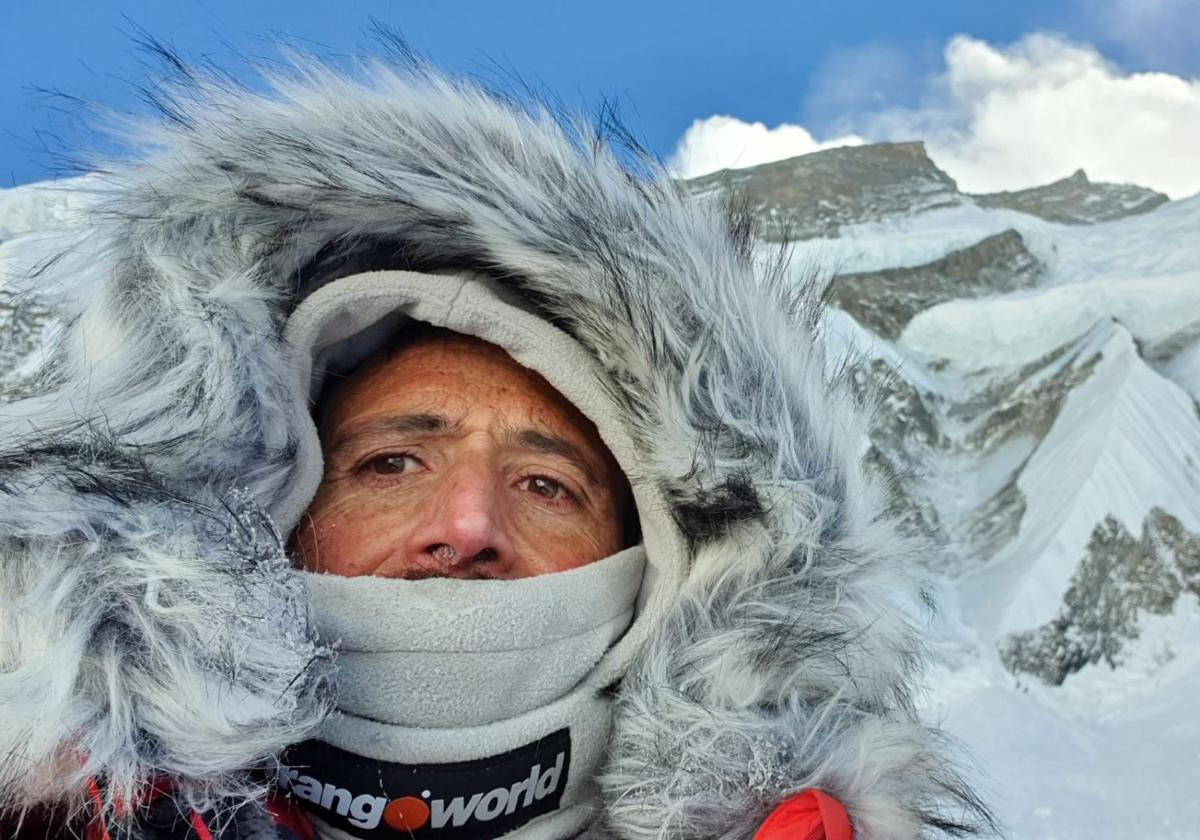 El sentido adiós de Alex Txikon a su amigo Carlos Suárez, el especialista muerto en un rodaje