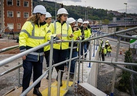 La diputada general, la consejera de Movilidad y el alcalde de Basauri han visitado las obras.