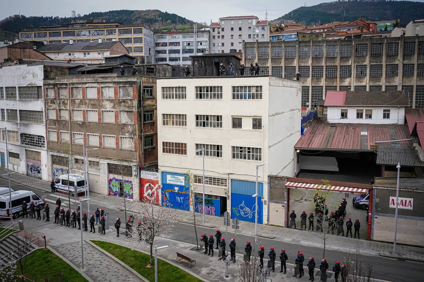 Las imágenes del desalojo del gaztetxe de Rekalde