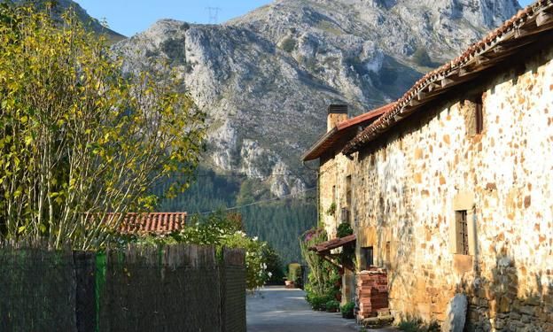 La comarca recogerá residuos de los caseríos